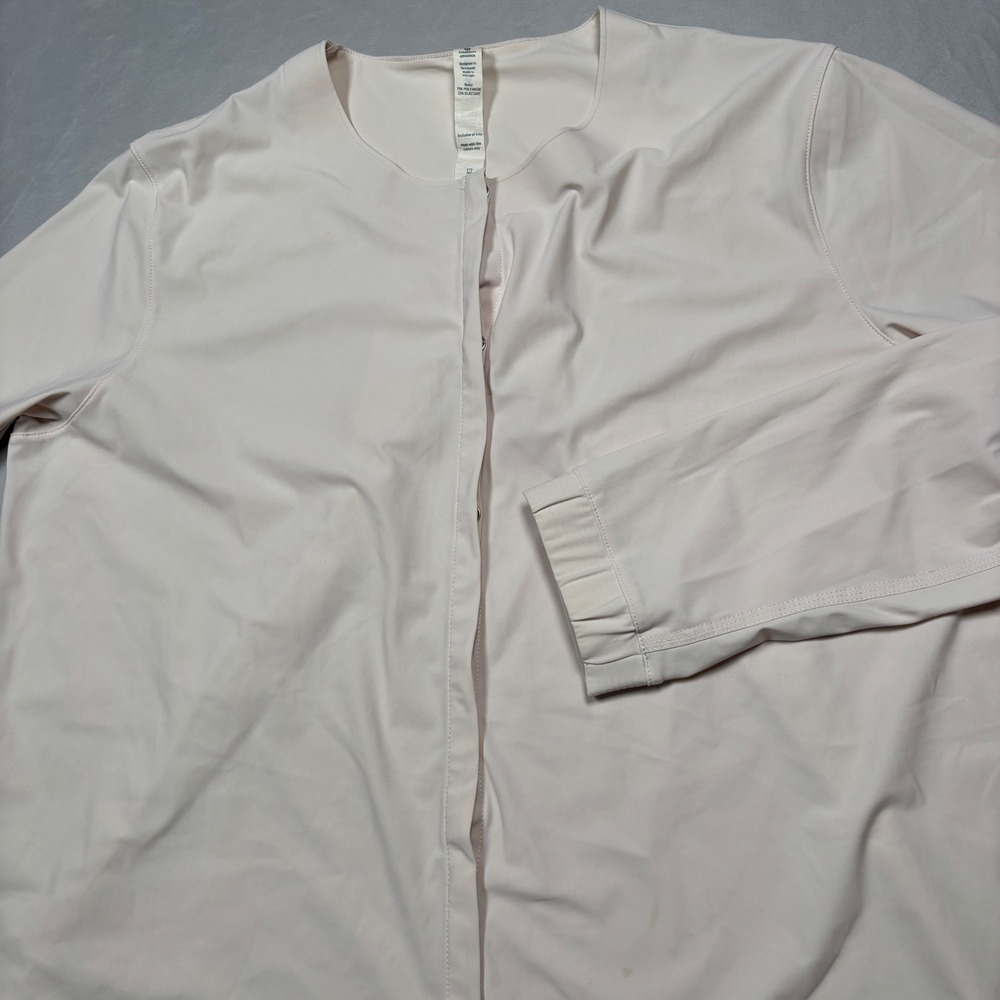Lululemon Jacket Women 8 Pink Inverted Pleat Back Snap Front Lightweight Stretch